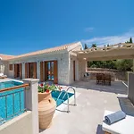 Pithari Sunset Villa *