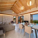 Pithari Sunset Villa *