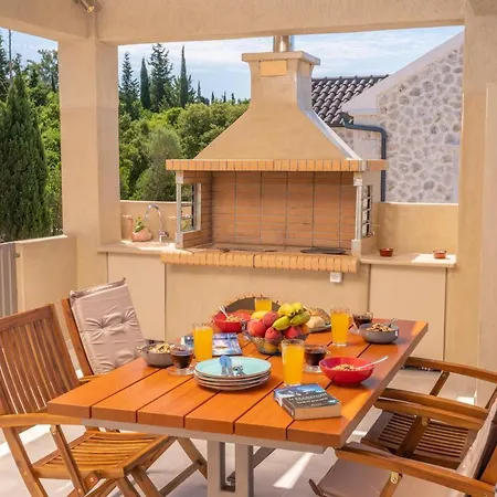 Willa Pithari Sunset Villa *